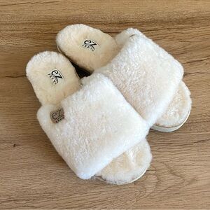 Shearling wool slippers
